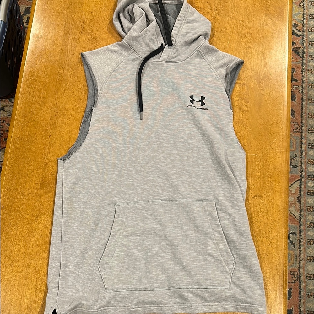 Under Armour Large Light Grey Sleeveless Workout Hoodie